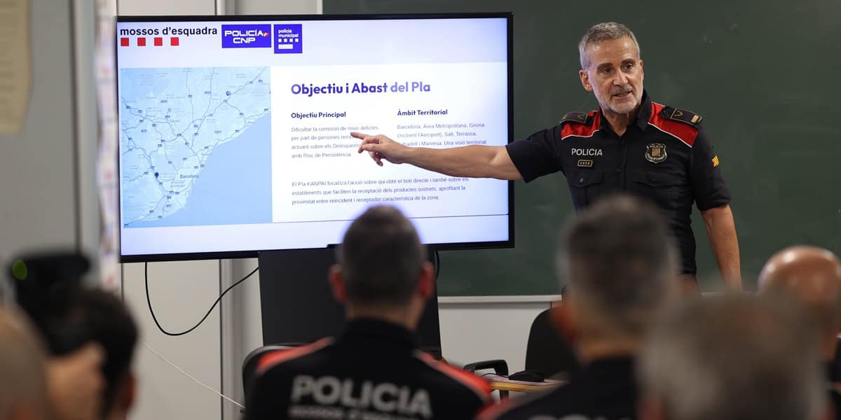 L'inspector Felip Garcia durant el 'briefing' del pla Kanpai. Autor: D.Jiménez.