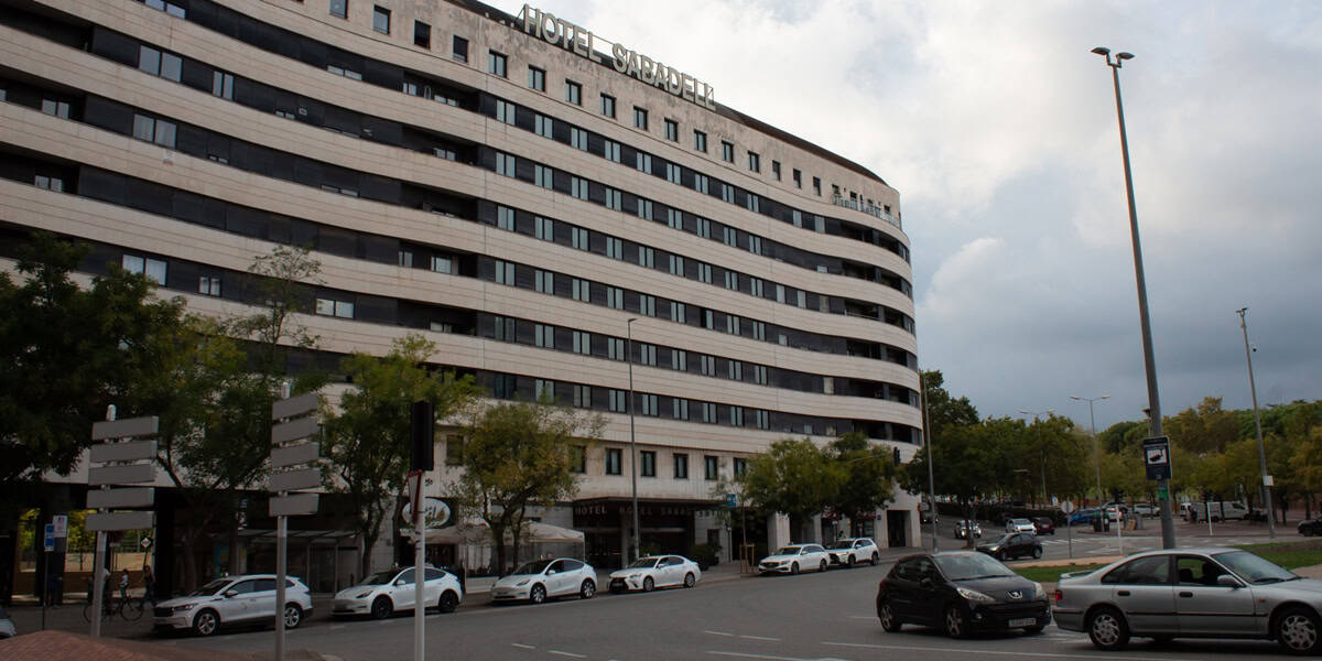 Exterior de l'Hotel Sabadell, a la plaça de Catalunya. Autor: Xavi Cano. 