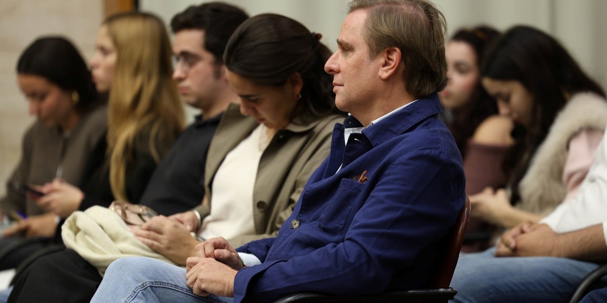 El diputat de Vox al Parlament, Joan Garriga, que ha seguit uns minuts el ple. Autor: D.Jiménez.