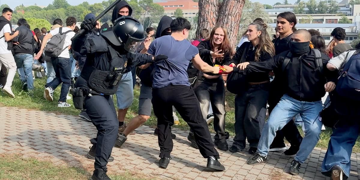 Incidents a la UAB per l'assistència de l'agitador ultra Vito Quiles. Autor: ACN.