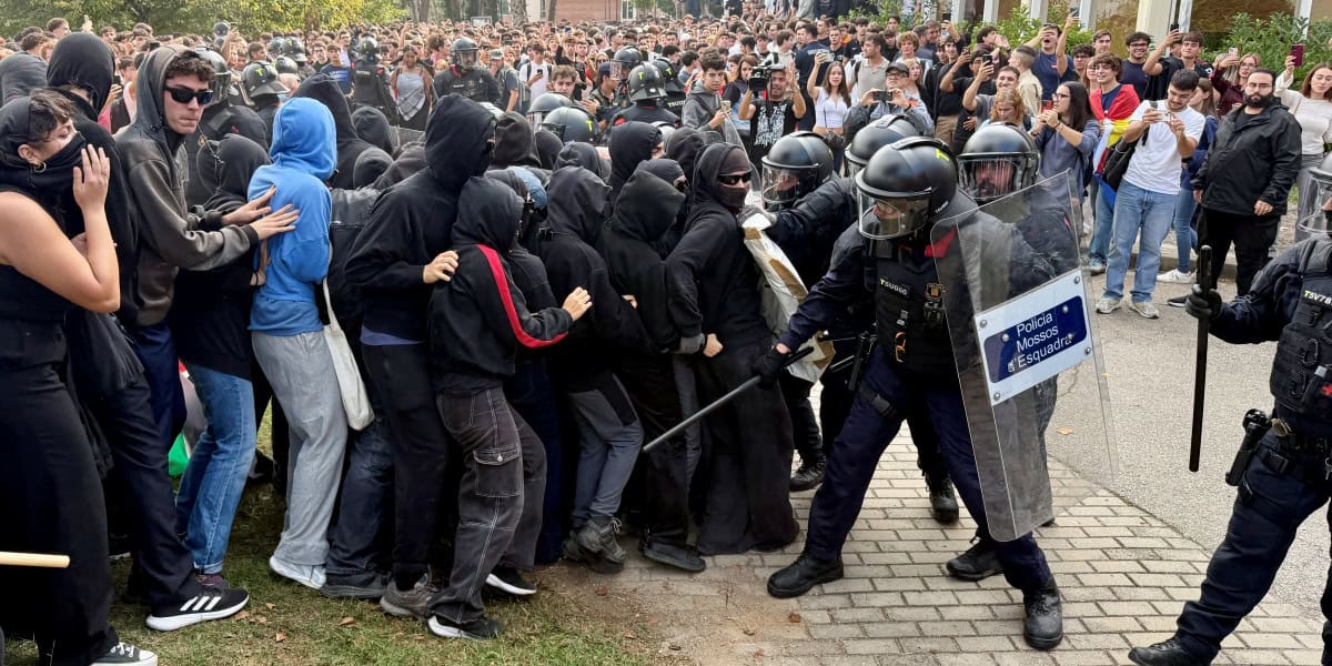 Incidents a la UAB per l'assistència de l'agitador ultra Vito Quiles. Autor: ACN.