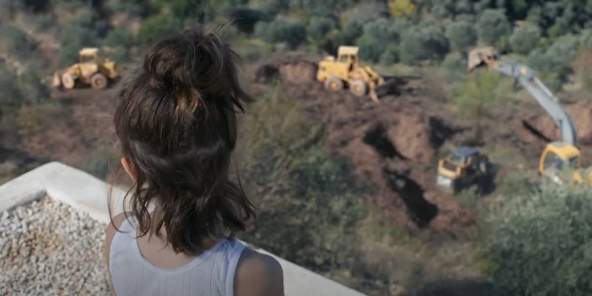 Foto de portada: Instantània del film Costa Brava, Lebanon, aquesta temporada al Cineclub Sabadell