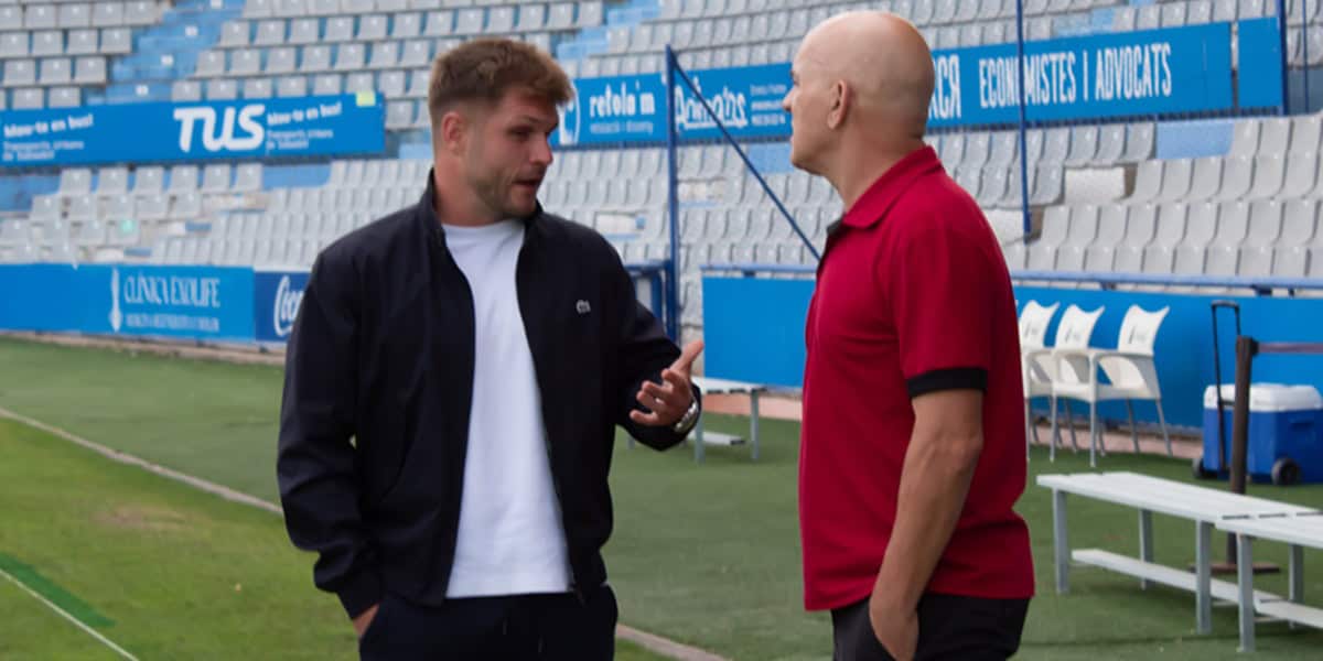 Ambdós tècnics, parlant. Autor: Xavi Cano