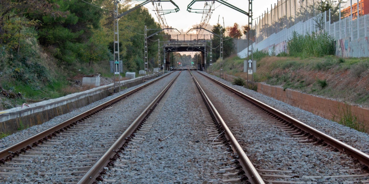 Vies del tren a Can Llong. Autor: X.Cano.