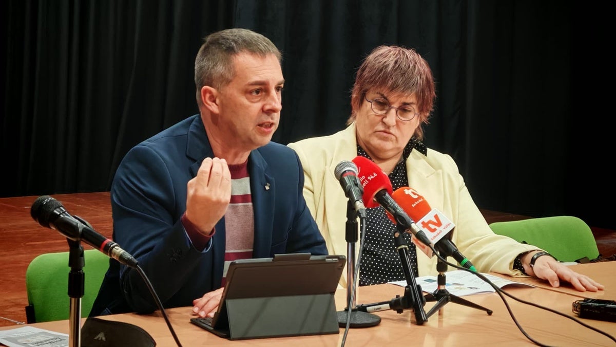 Carles de la Rosa i Montse Barderi, presentant la programació. Autor: Albert P.