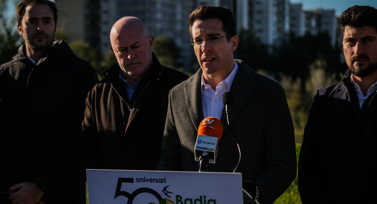 Josep Martínez Valencia, alcalde de Badia, presentant el projecte de la nova parcel·la. Autor: cedida.