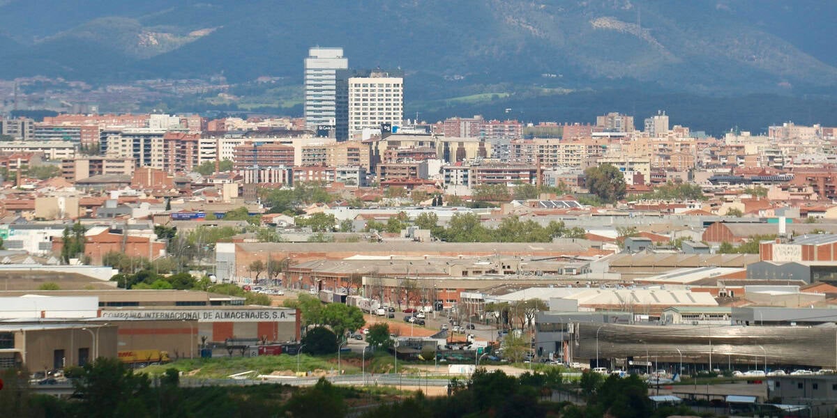 Vista de Sabadell, amb el Portal Sud i l'Aeroport en primer terme. Autor: ACN.