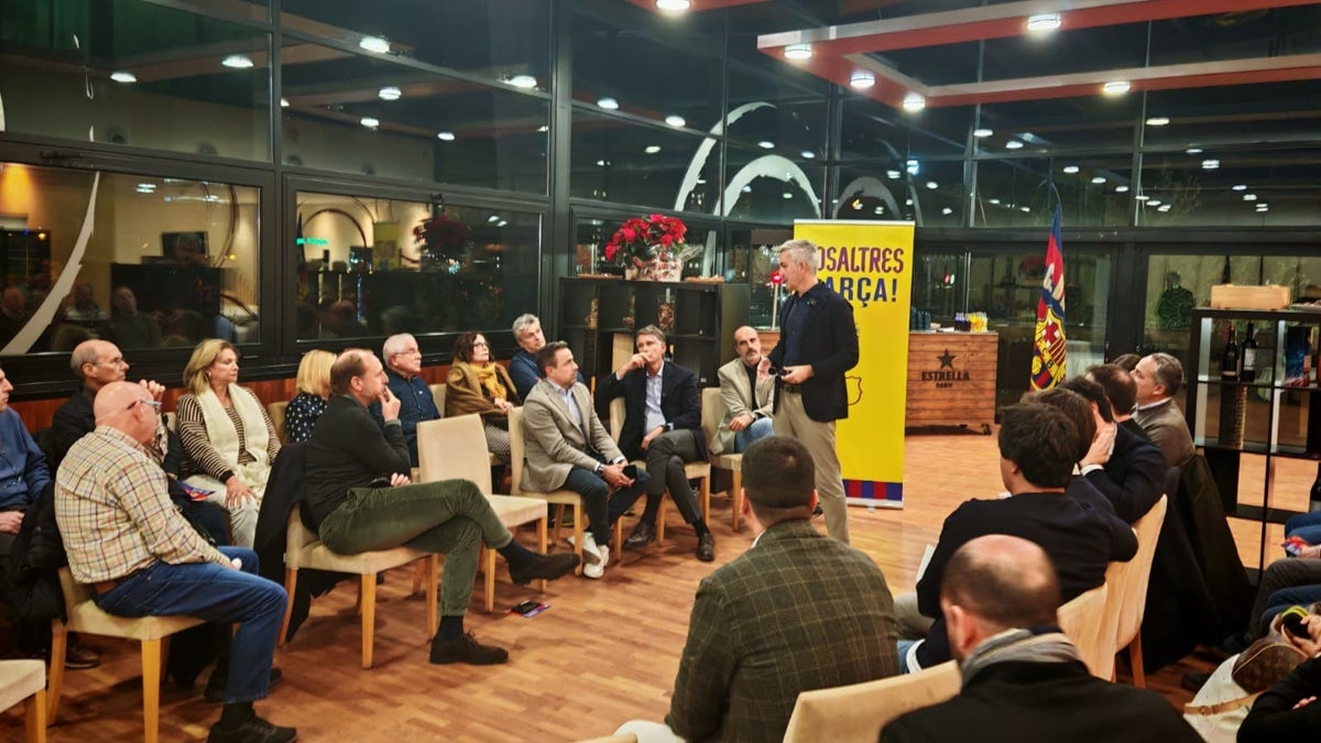 Font, intercanviant impressions amb els socis. Autor: Albert P.