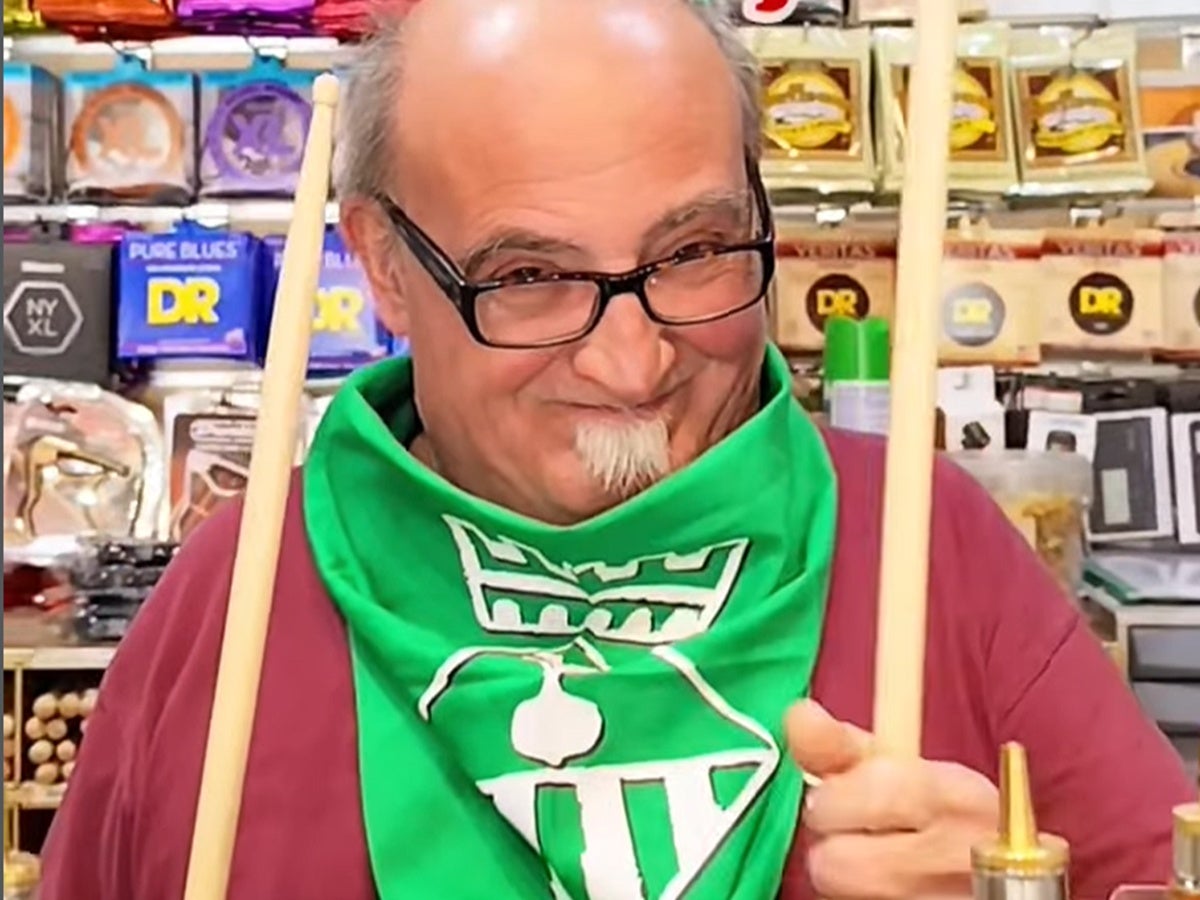 Alberich, en una captura de vídeo de la botiga IMSA durant la passada Festa Major. 