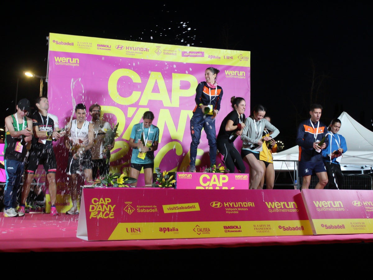 Guanyadors de la Cap d'Any Race, al podi. Autor: Xavi Cano.