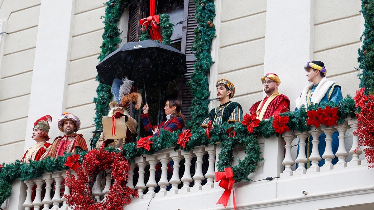 Arribada de l'Ambaixador a la plaça Sant Roc. Autora: Dihor.