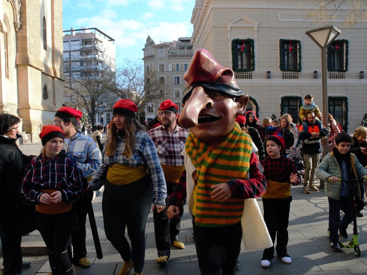 L'home dels nassos, a la plaça Sant Roc. Autor: Jordi M