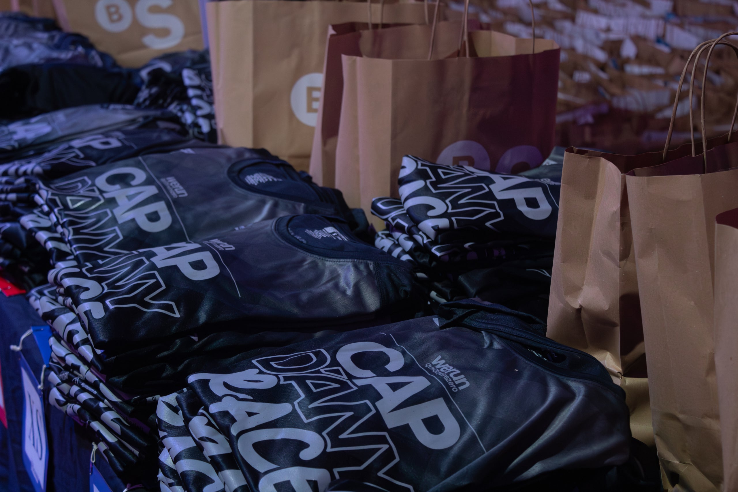 Samarretes de la Cap d'Any Race, al Maloa. Autor. Xavi Cano. 