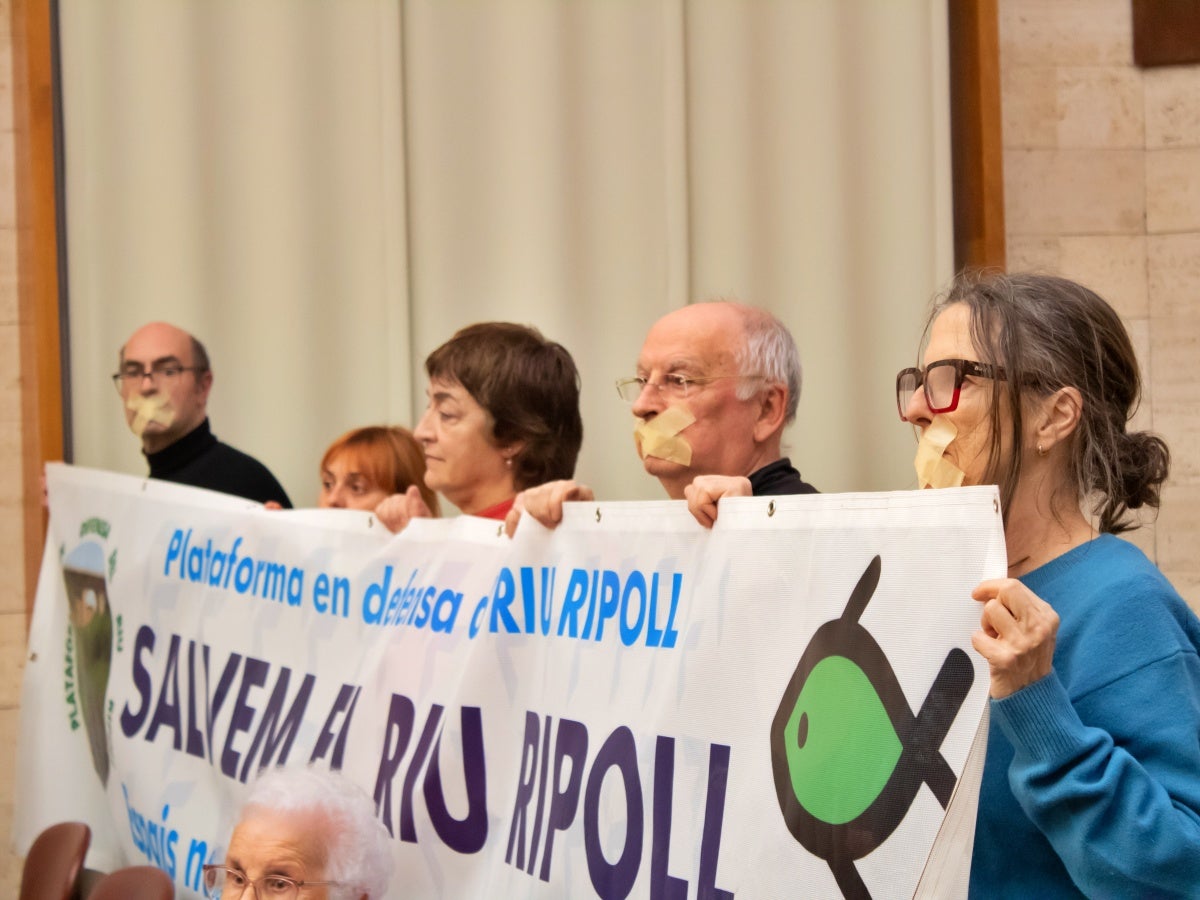 Membres de la Plataforma en Defensa del Ripoll, contra el Pla Ripoll. Autor: Xavi Cano. 