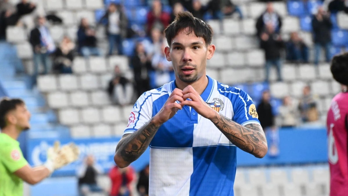 Astals, en la celebració del seu gol. Autor: Críspulo Díaz