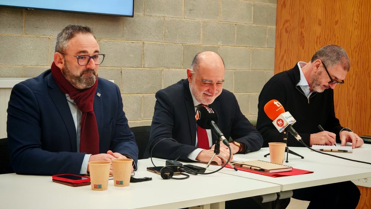 Membres del consistori, abordant les carpetes del 2026. Autor: Albert P.