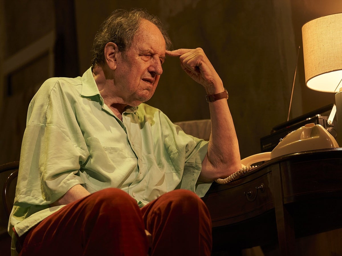 Pou, durant 'Gegant', en una imatge del Teatre Romea. 