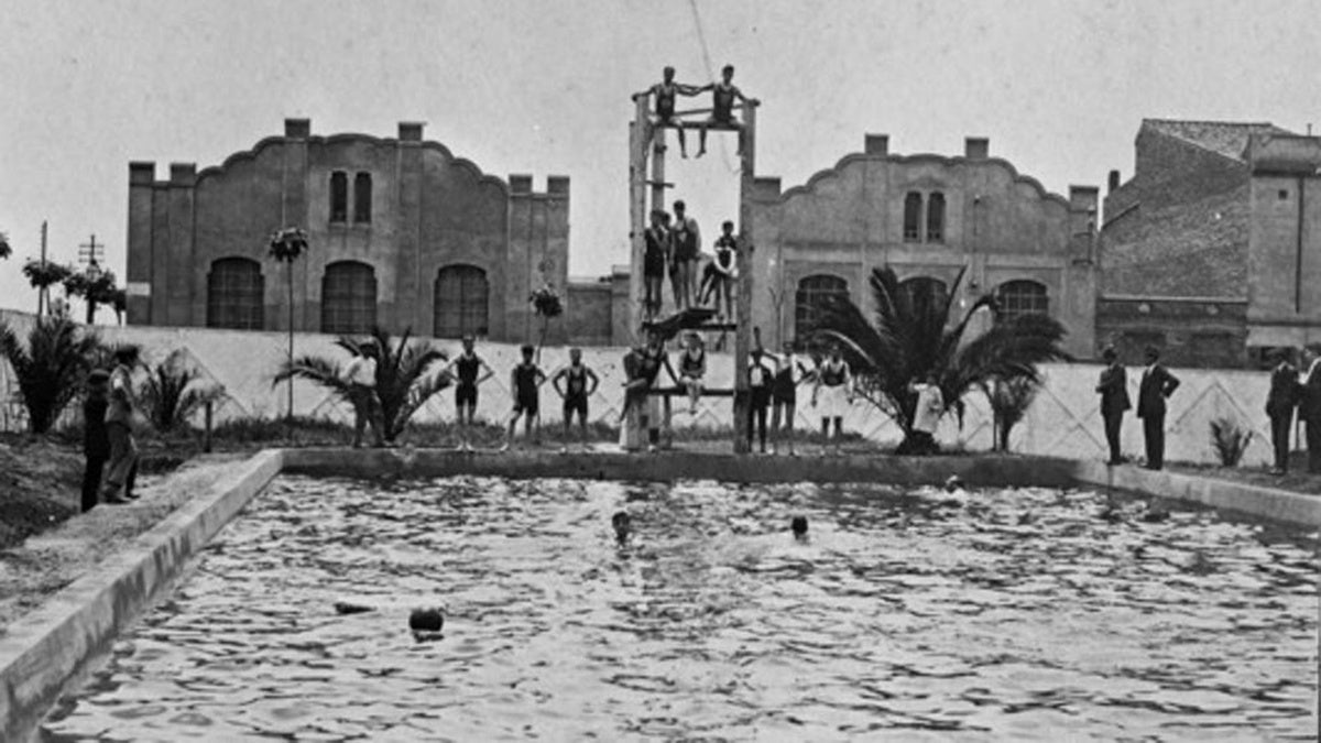 La primera piscina del CN Sabadell, en el Vapor Codina, inaugurada en 1919 Francesc Casañas Riera