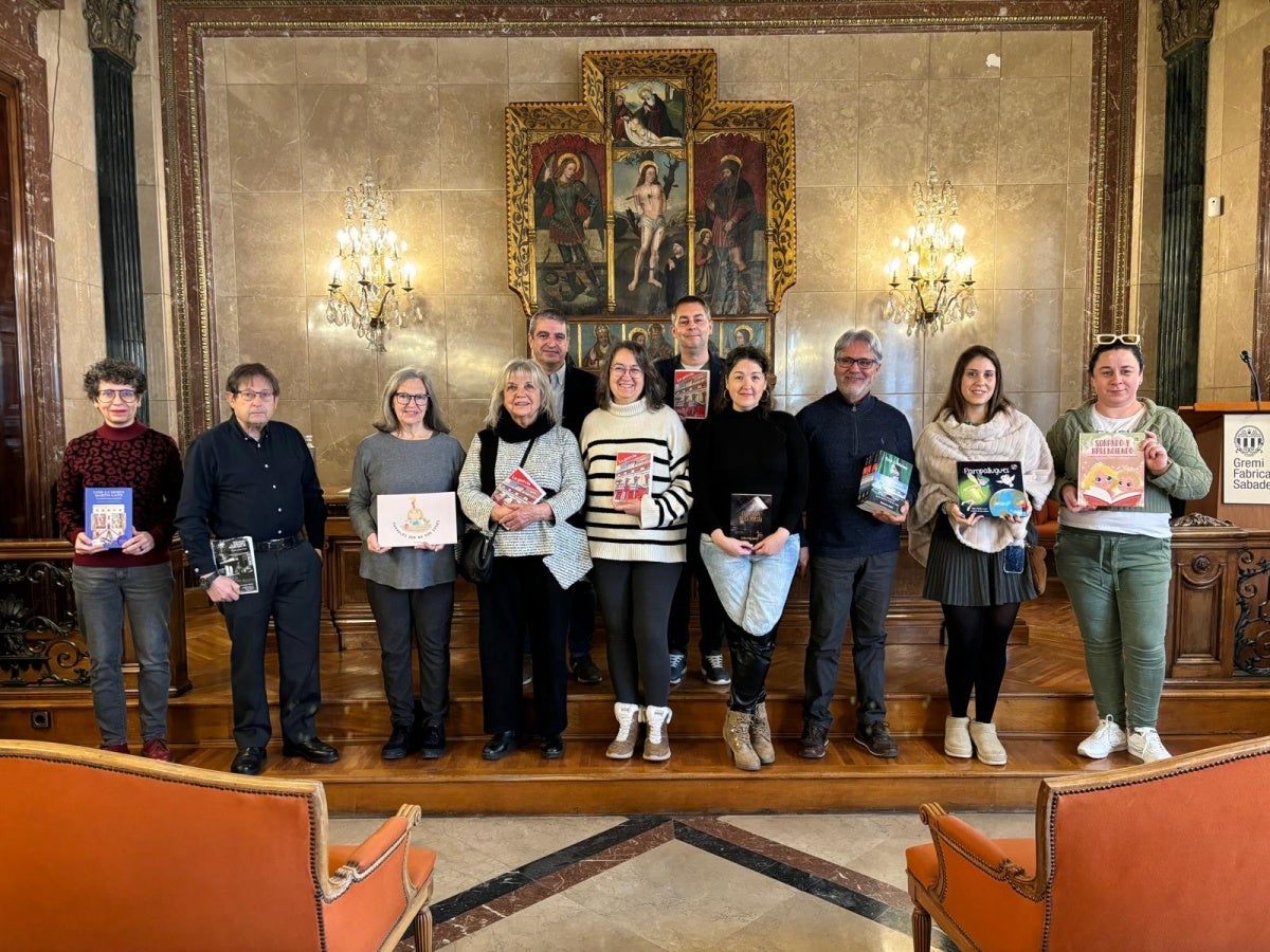 Autors sabadellencs després de la presentació dels actes de 'La prèvia de Sant Jordi'. Autor: J.d.A. 