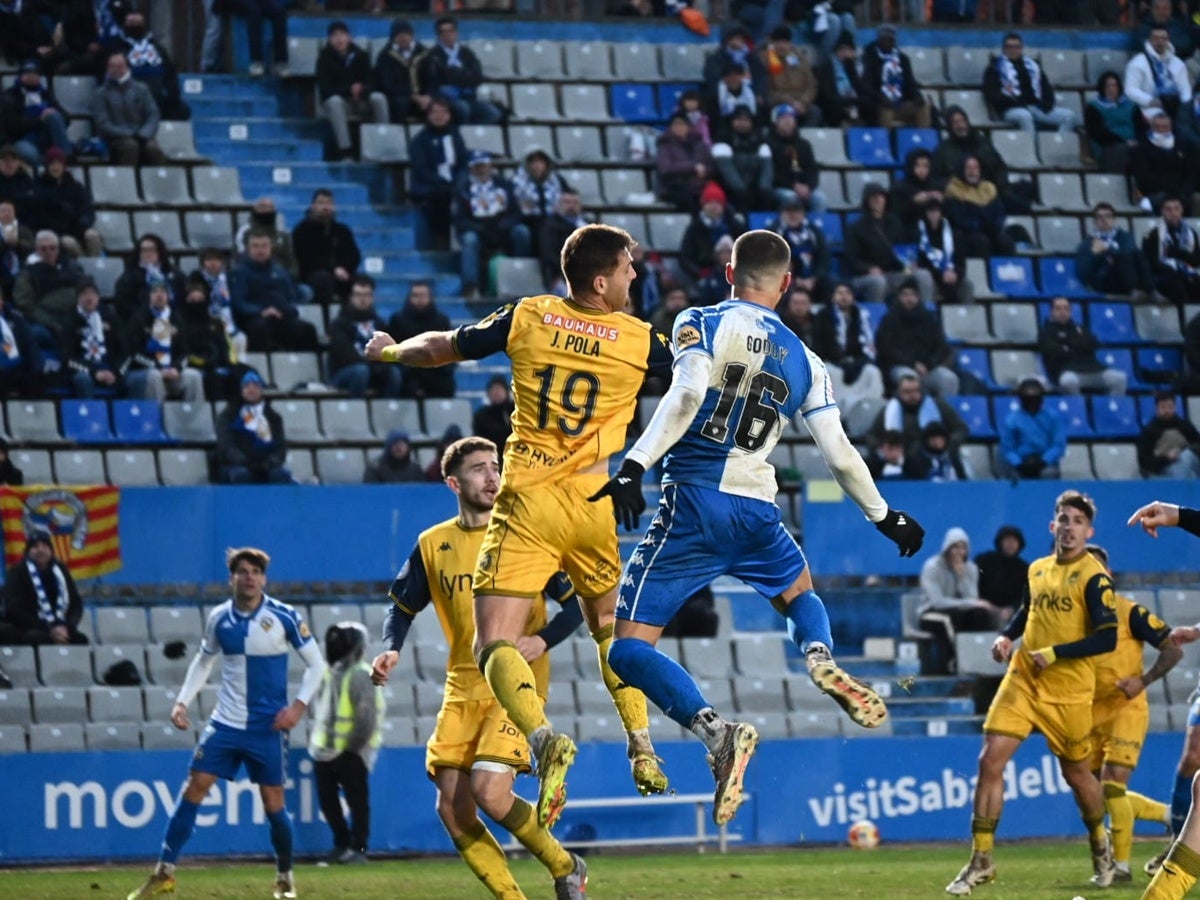 Godoy en una disputa àeria. Autor: Críspulo Díaz