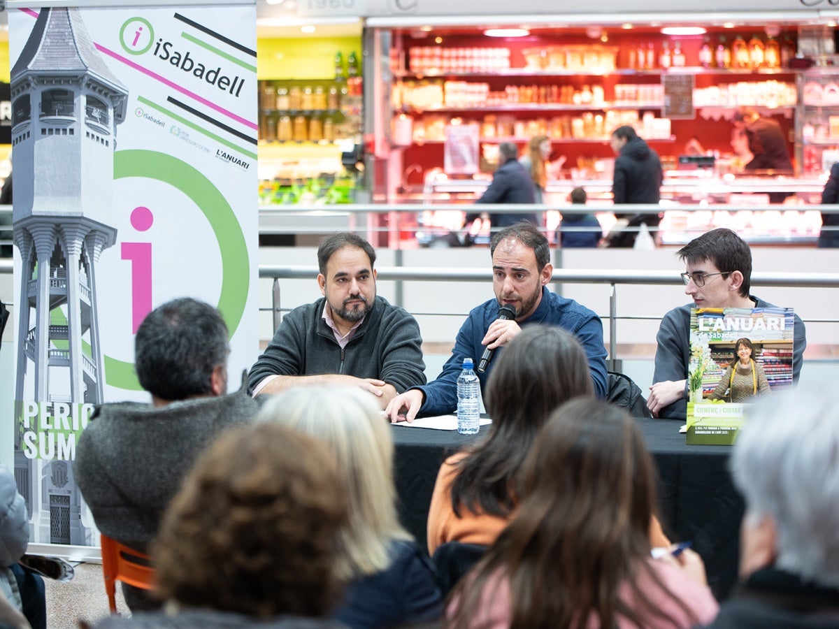 Claveria, De Arriba i Muñoz, durant la presentació de L'Anuari de Sabadell. Autor: R.Benet. 