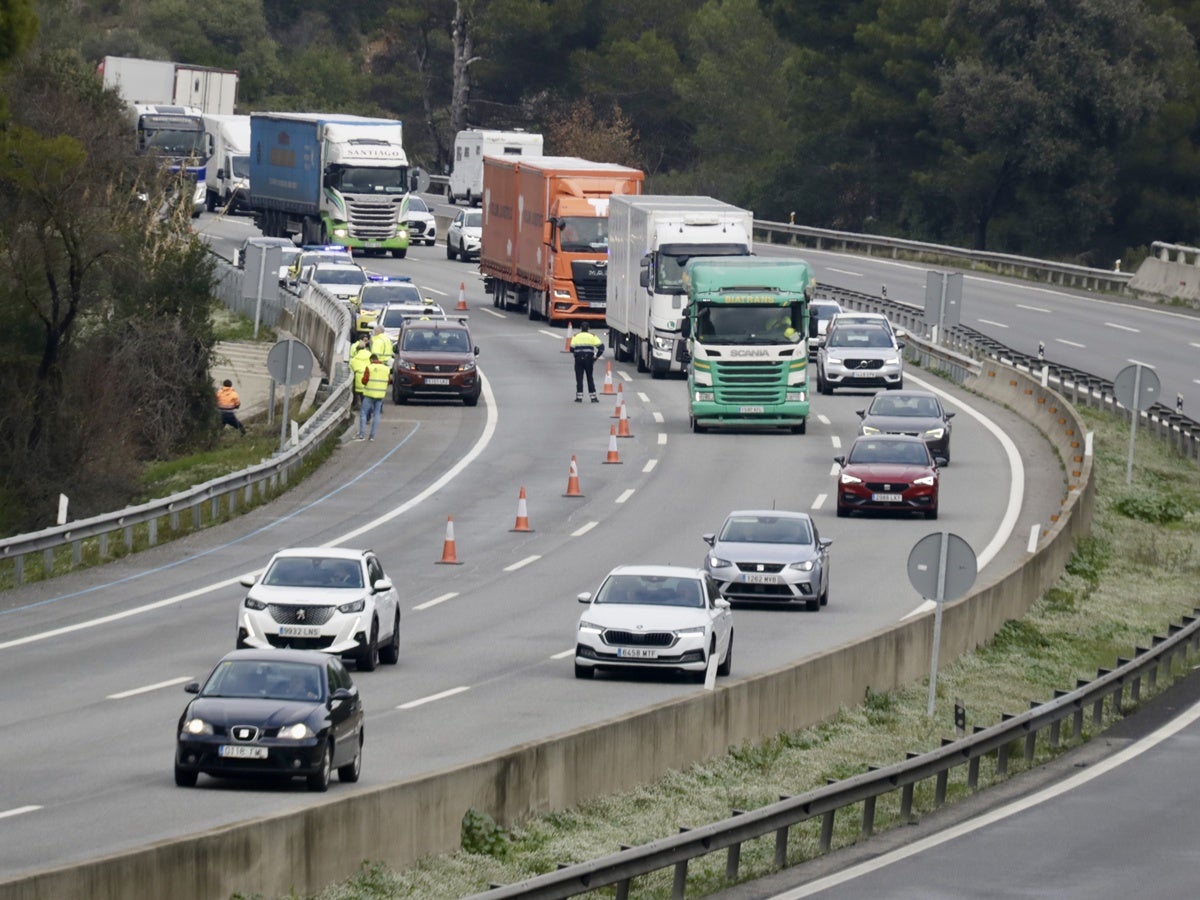 L'AP-7 al seu pas per Gelida, on va caure el mur de contenció sobre un convoi de Rodalies. Autor: ACN. 