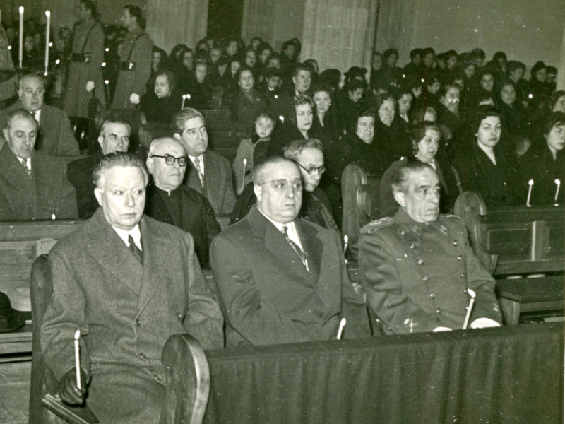 L'alcalde, Josep Maria Marcet, a la missa en record d'Alfons XIII, a l'església de Sant Fèlix. Arxiu E.Argemí Relat