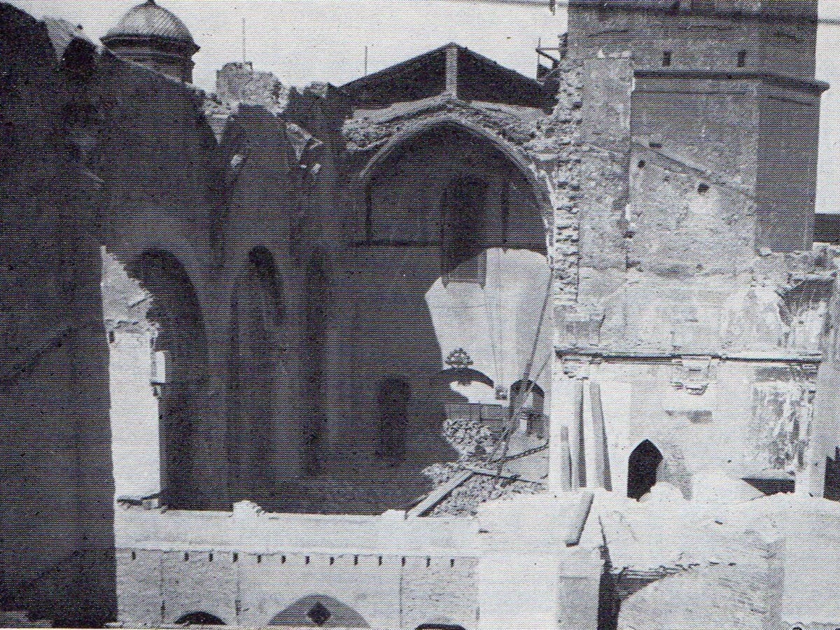 Aspecte de l'església de Sant Fèlix després de la Setmana Tràgica.