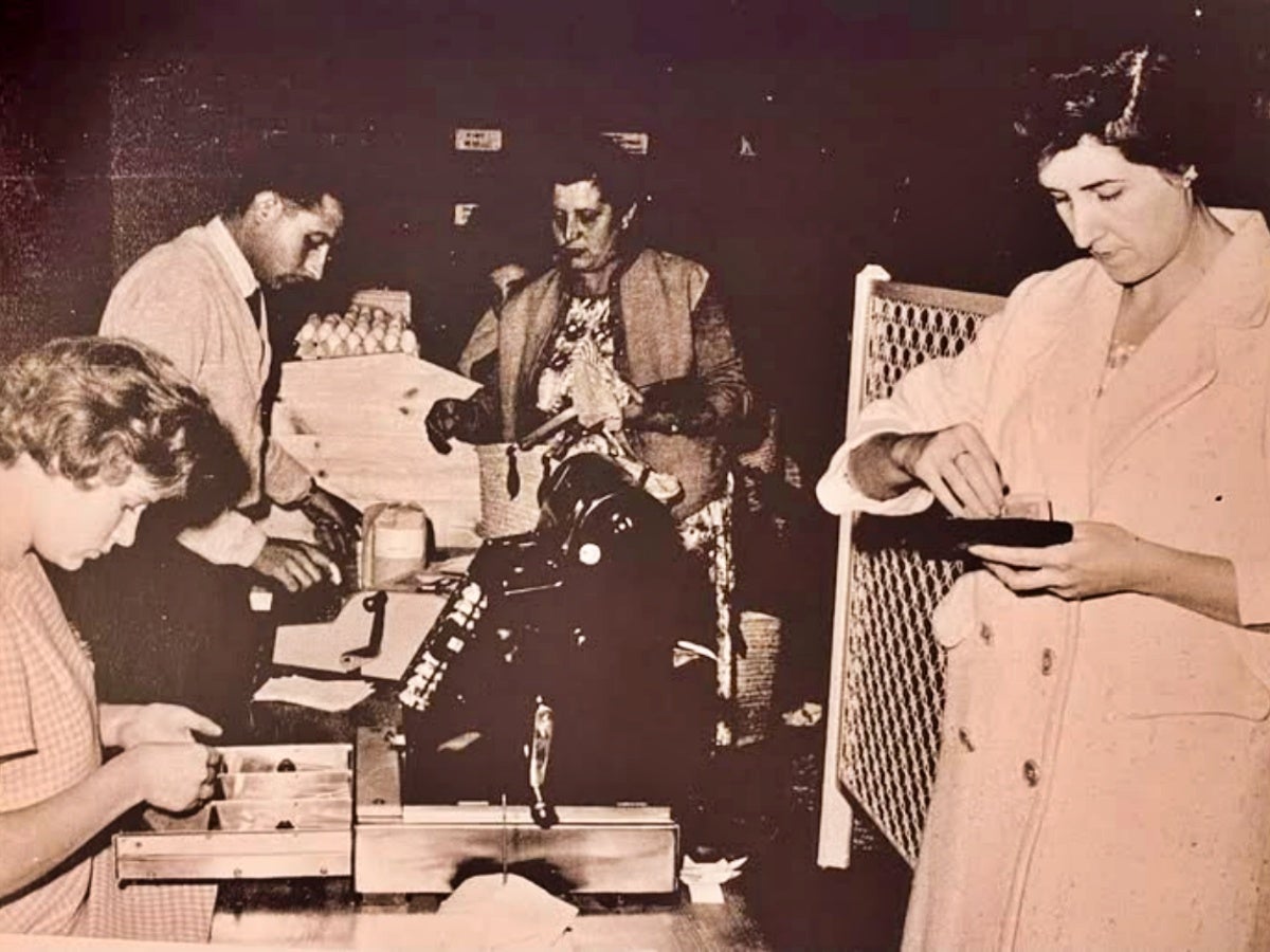 Economat de l'antiga fàbrica Marcet. 