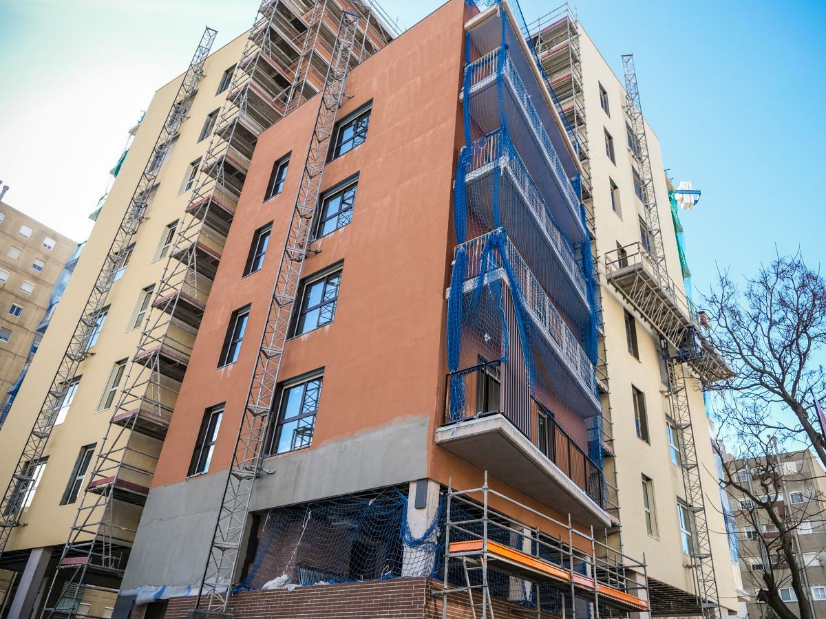 Obres per construir 32 pisos per a joves a Badia. Autor: cedida.