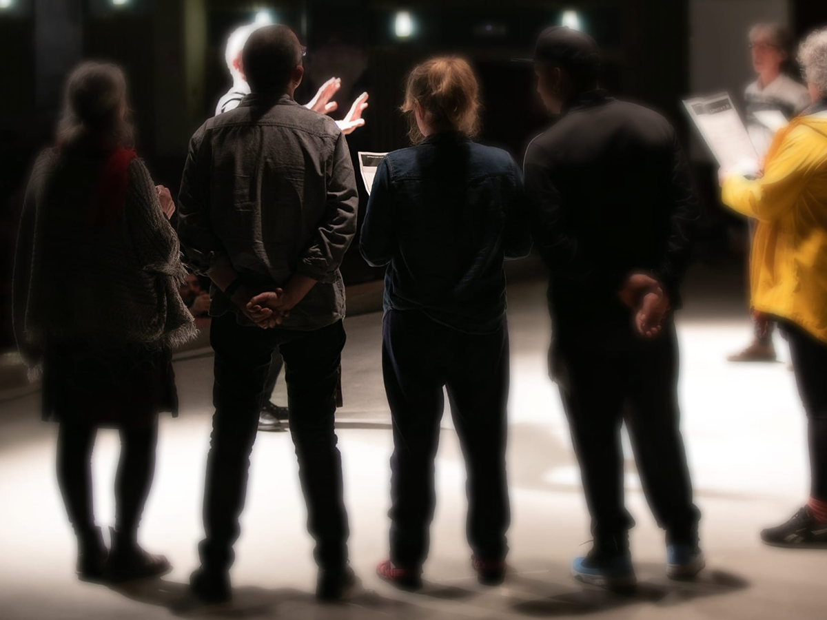 Membres del Cor Quatre Veus en una sessió musical del projecte Kanon-Desenkadenant