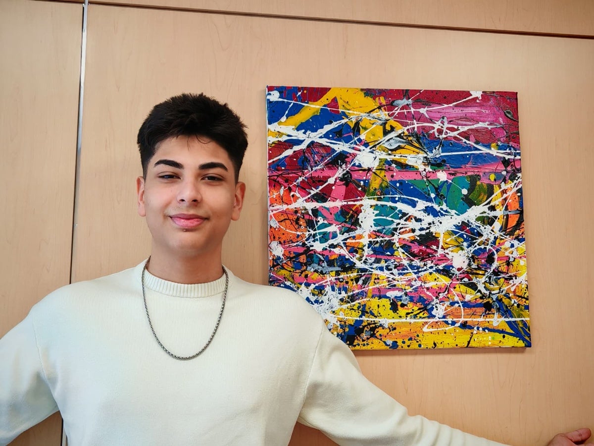 Juanito Cortés, amb un dels seus treballs. Autor: Albert P.