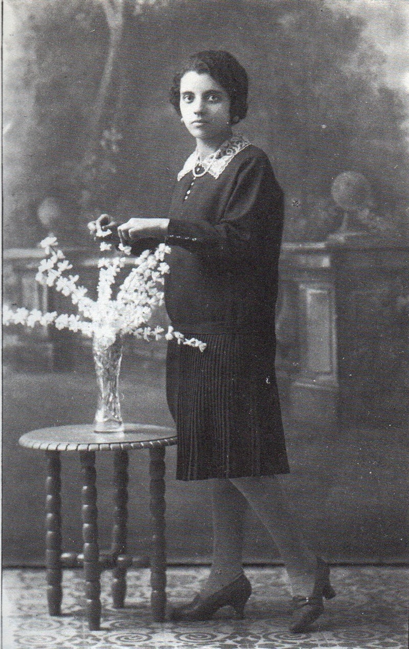 La pentinadora Felisa Valero (1927), amb pentinat a la moda.