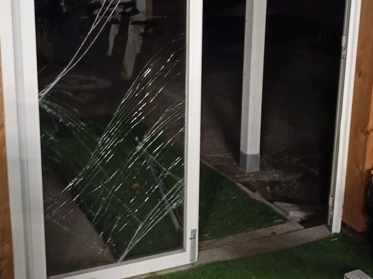 Porta d'accés al gimnàs. CES