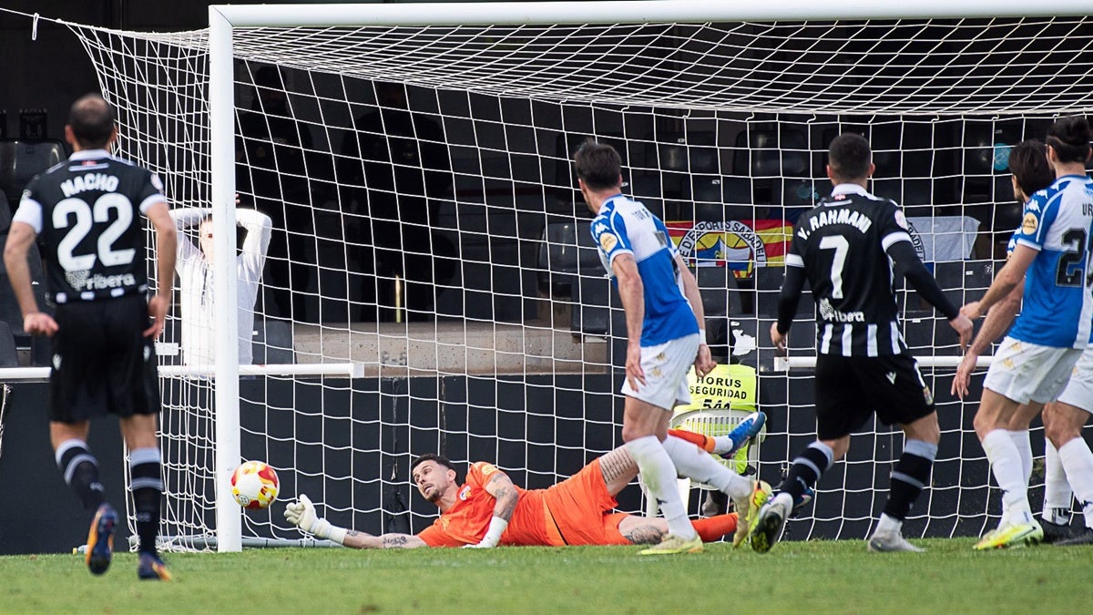 Aturada de mèrit de Diego Fuoli. Autor: CE Sabadell via X. 