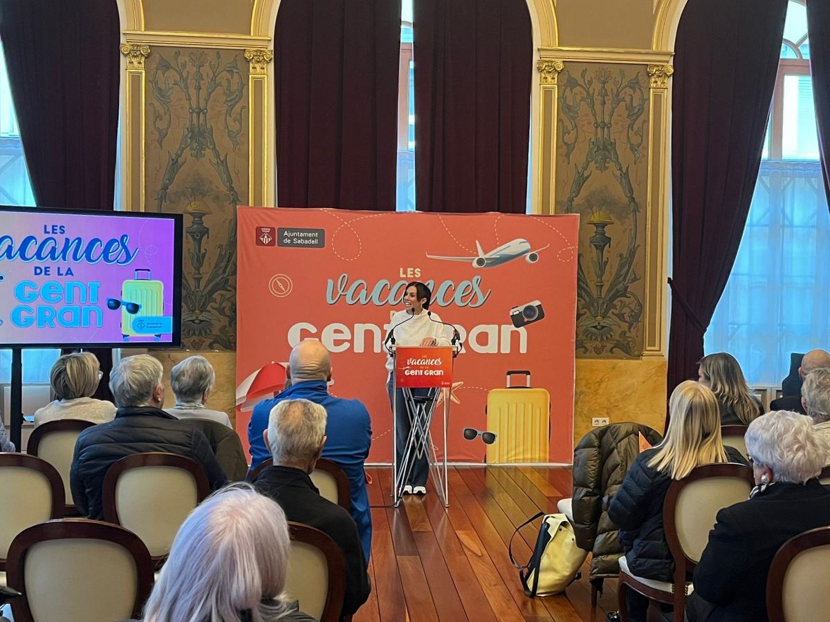 L'alcaldessa de Sabadell, Marta Farrés, durant la presentació del programa de Vacances de la Gent Gran. Autor: Jordi M.