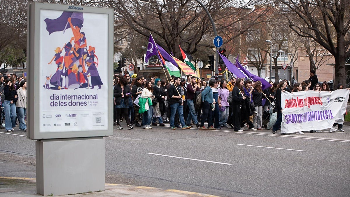 Manifestació feminista el 8 de març de 2026. Autor: Roger Benet / cedida.