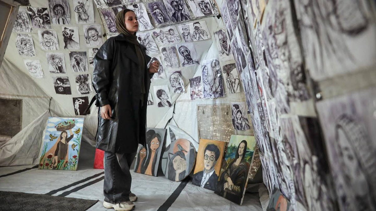 Marah Khaled Al-Za’anin, artista de Gaza, de 18 anys. Font: @marahza91 via Instagram. 