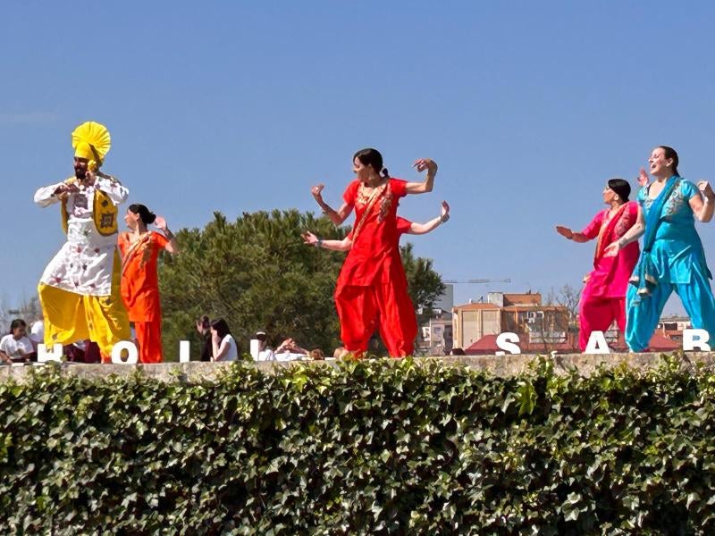 Un moment de la Festa Holi. Autor: Centre Asana / cedida.