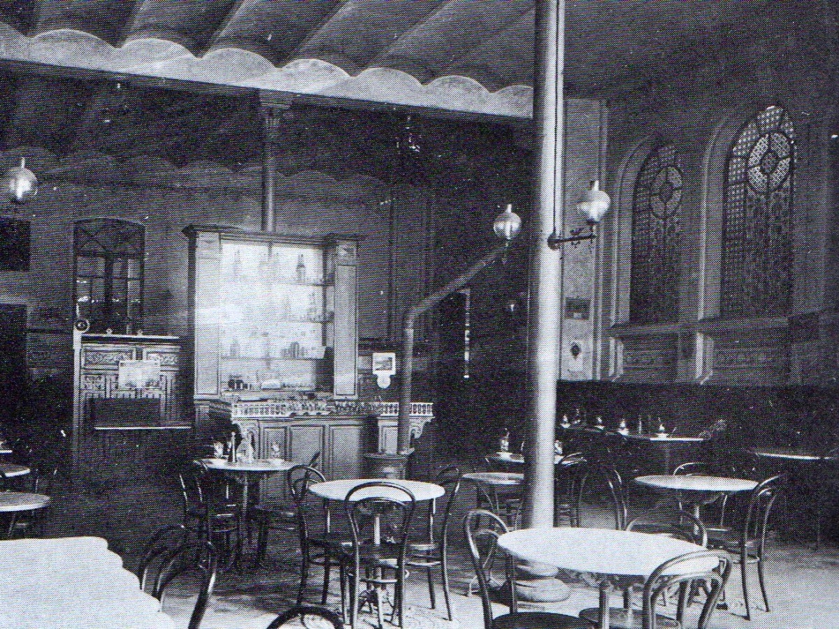 Sala d'acolliment de l'Acadèmica Catòlica a inicis del segle XX.