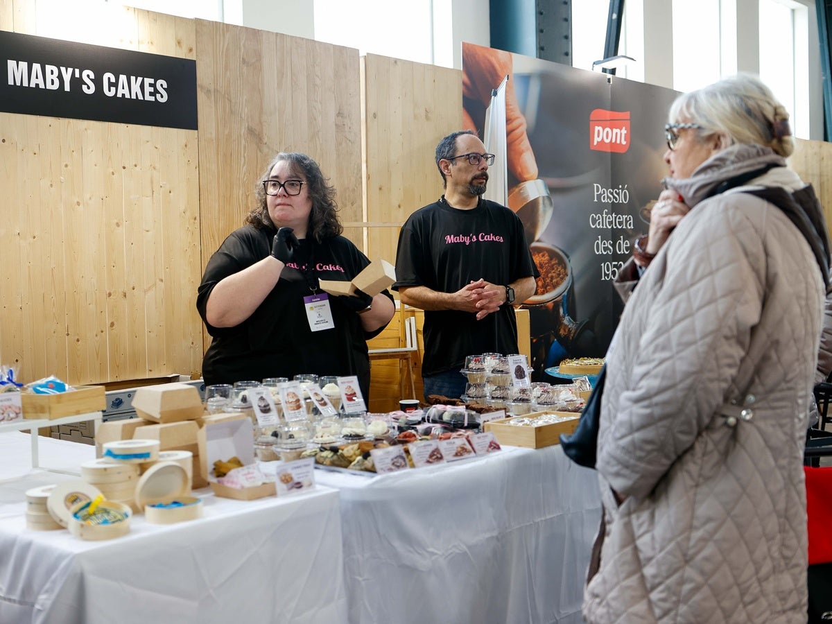 Assistents a la fira Àpat. Autora: Dihor. 