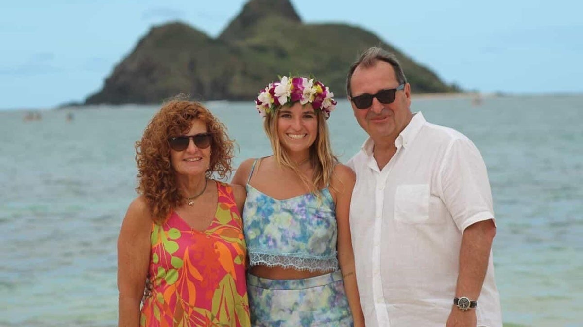 Amb els seus pares al Hawaii. Cedida