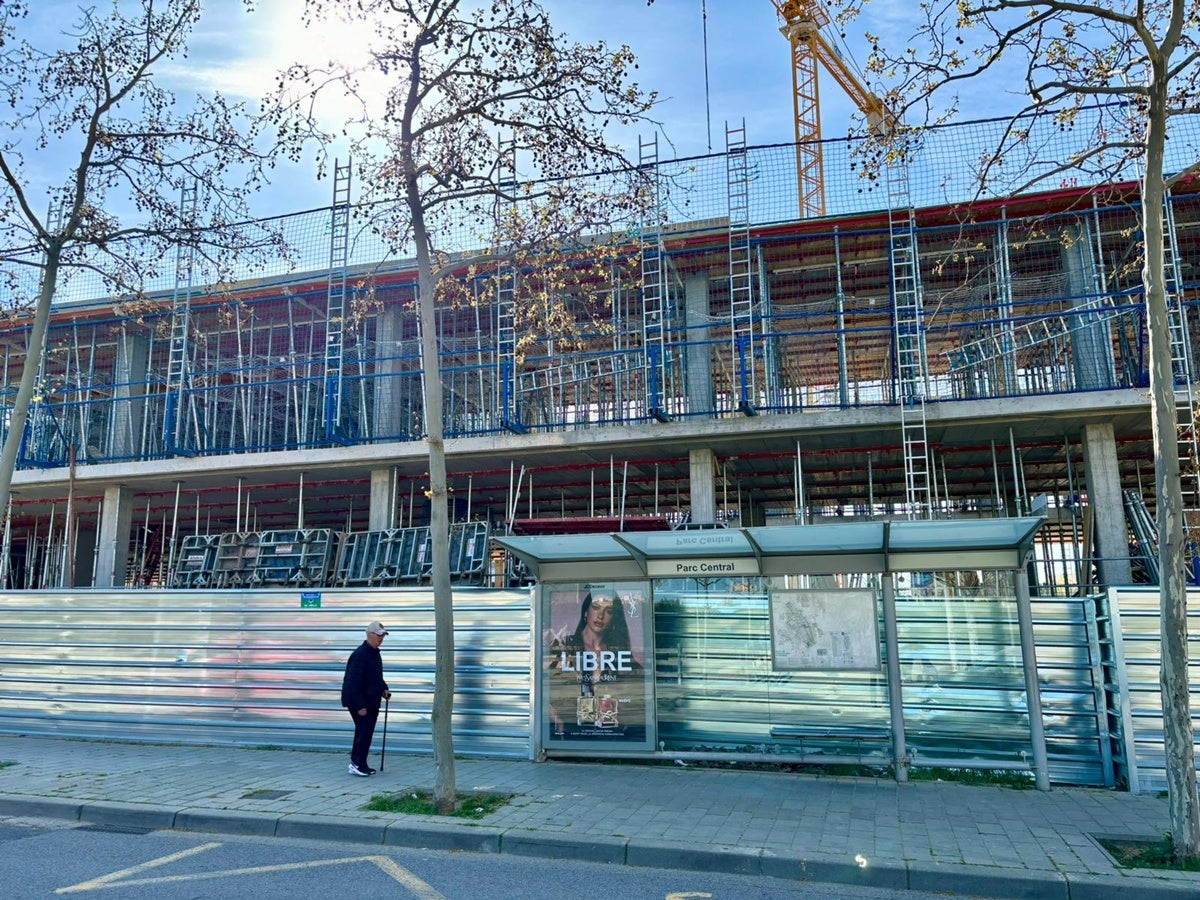 Exterior de les obres de la residència pública del sud de Sabadell, a finals de març de l'any 2025. Autor: J.d.A. 