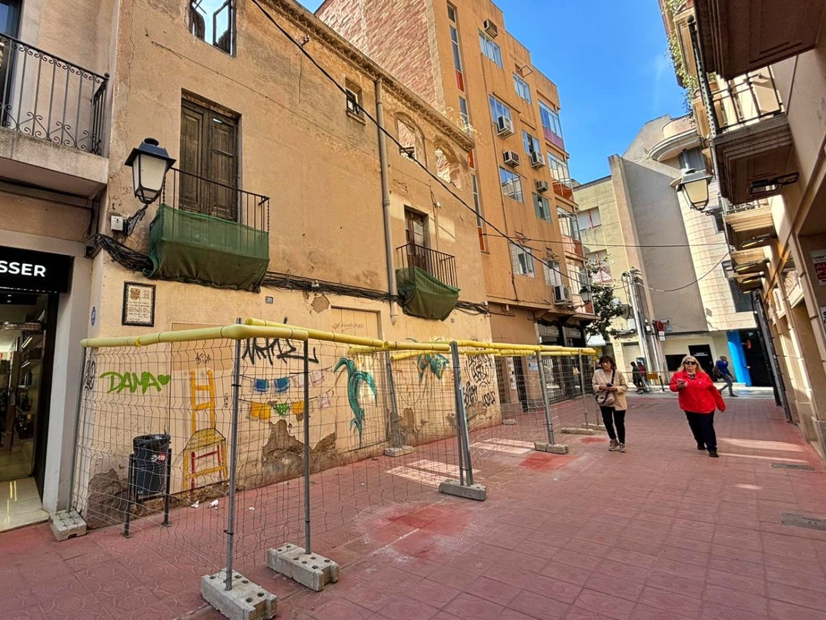 Exterior del casal del carrer Sant Antoni, aquest dijous. Autor: J.d.A. 