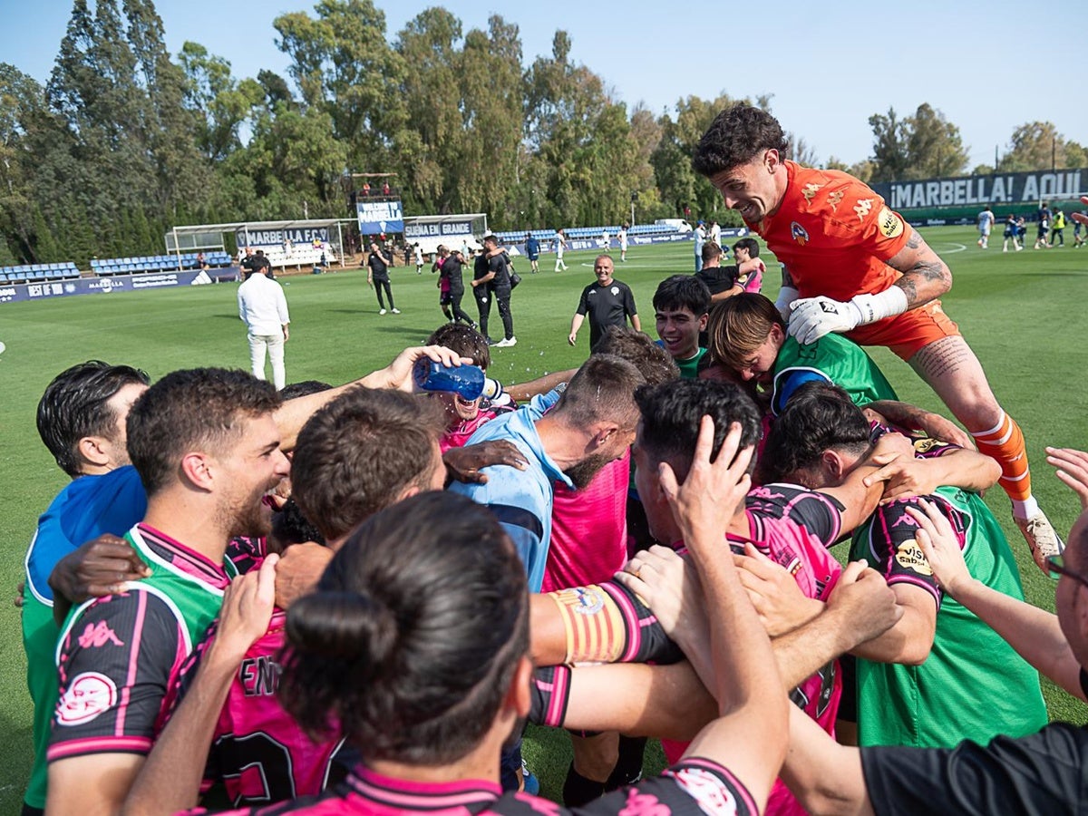 Celebració del gol de Godoy, a Marbella. Autor: R.Benet / CESabadell.
