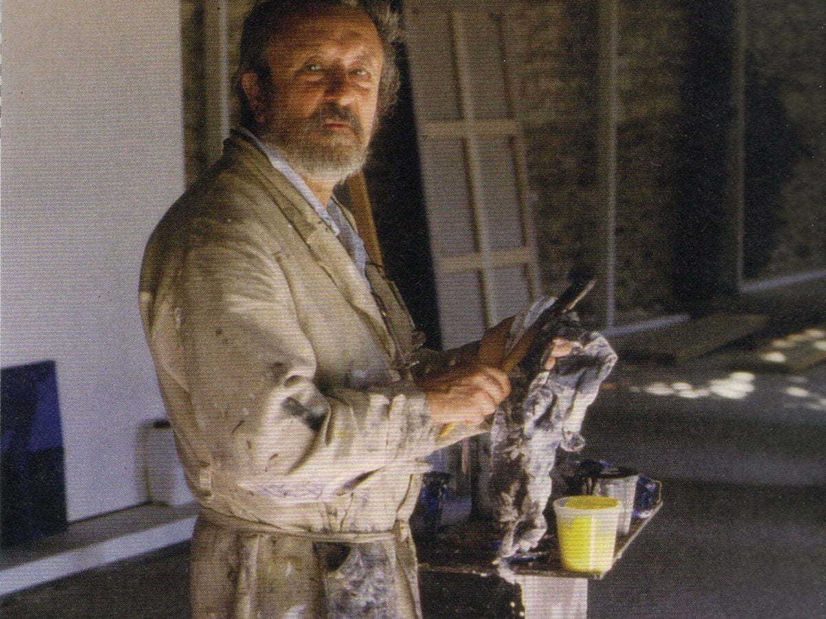 Xavier Oriach al seu estudi de Normandia (1989)