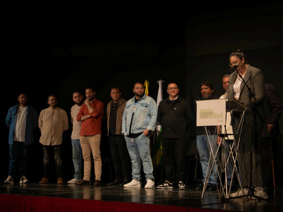 Un moment de l'acte. El nou president, Laureano Amador, vesteix de negre. Autora: Martina Berenguera