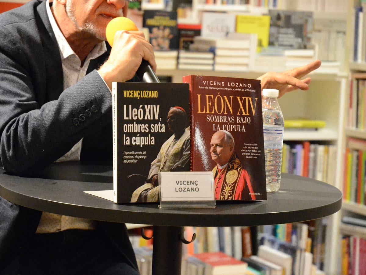 El llibre 'Lleó XIV, ombres sota la cúpula'. Foto: Jordi M.