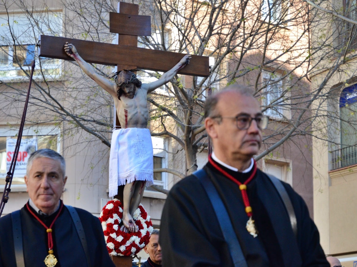 La processó del Via Crucis, al Passeig de la plaça Major. Autor: Jd.A.