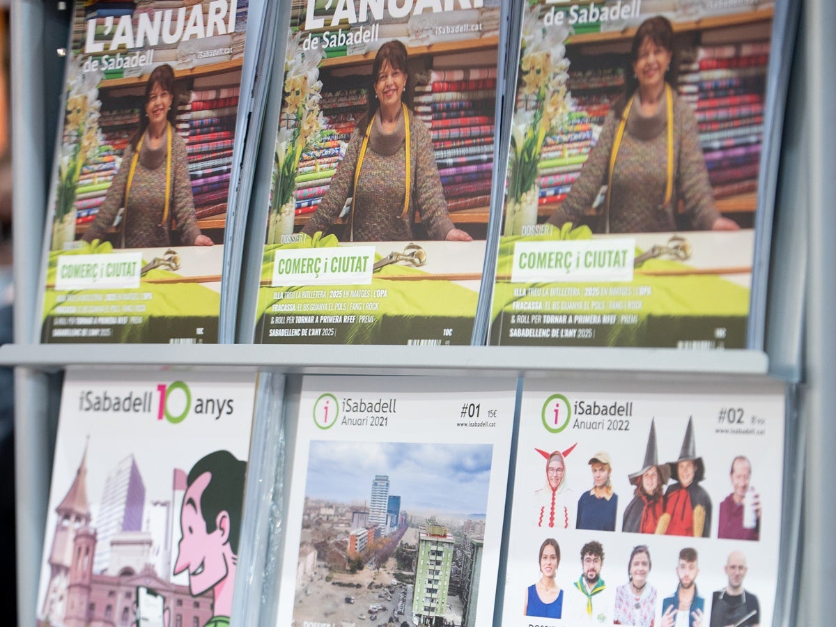 Portada de diverses edicions de l'Anuari de Sabadell, editat per iSabadell. Autor: R.Benet. 